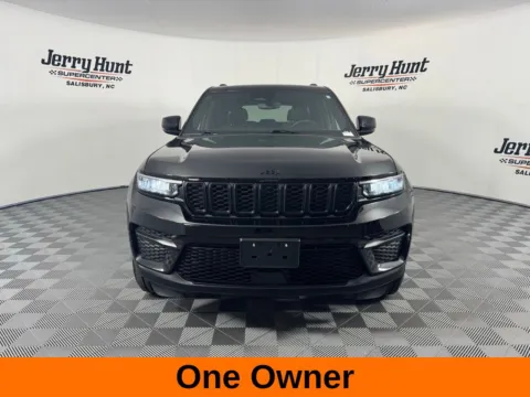 More photos of 2023 Jeep Grand Cherokee Altitude at Jerry Hunt Supercenter - Salisbury, NC