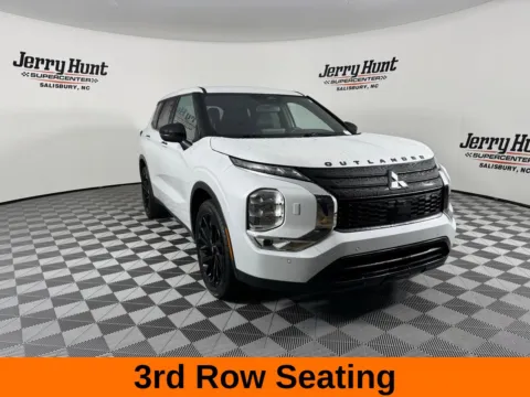 More photos of 2023 Mitsubishi Outlander SE Black Edition at Jerry Hunt Supercenter - Salisbury, NC