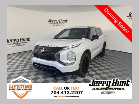 White 2023 Mitsubishi Outlander SE Black Edition for sale in Salisbury, NC