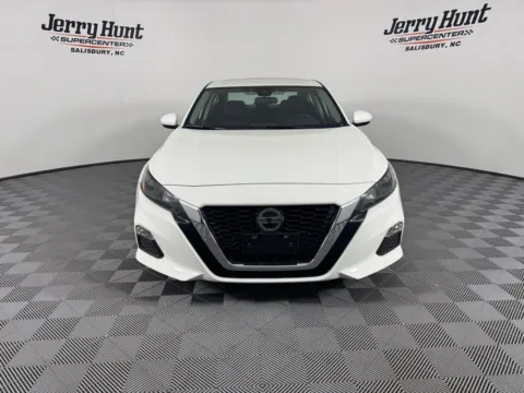 More photos of 2022 Nissan Altima 2.5 S at Jerry Hunt Supercenter - Salisbury, NC