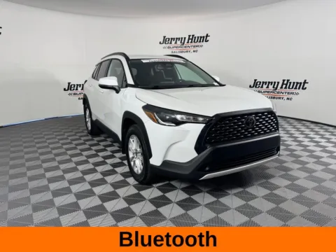 More photos of 2024 Toyota Corolla Cross LE at Jerry Hunt Supercenter - Salisbury, NC