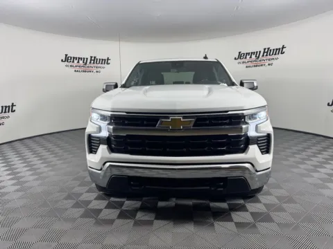 More photos of 2022 Chevrolet Silverado 1500 LT at Jerry Hunt Supercenter - Salisbury, NC