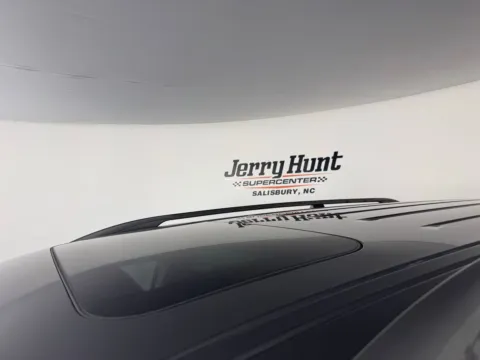 More photos of 2023 Nissan Armada SL at Jerry Hunt Supercenter - Salisbury, NC