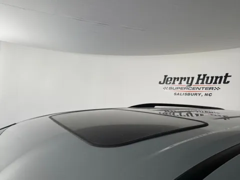 More photos of 2025 Toyota Sienna XLE at Jerry Hunt Supercenter - Salisbury, NC