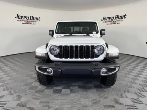 More photos of 2025 Jeep Gladiator High Tide at Jerry Hunt Supercenter - Salisbury, NC