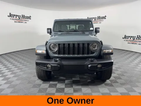 More photos of 2024 Jeep Gladiator Nighthawk at Jerry Hunt Supercenter - Salisbury, NC
