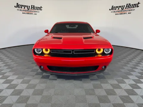 More photos of 2019 Dodge Challenger SXT at Jerry Hunt Supercenter - Salisbury, NC