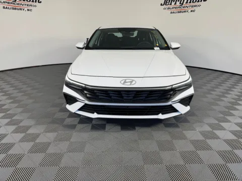More photos of 2024 Hyundai Elantra SEL at Jerry Hunt Supercenter - Salisbury, NC