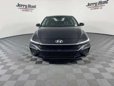 More photos of 2024 Hyundai Elantra SEL at Jerry Hunt Supercenter - Salisbury, NC
