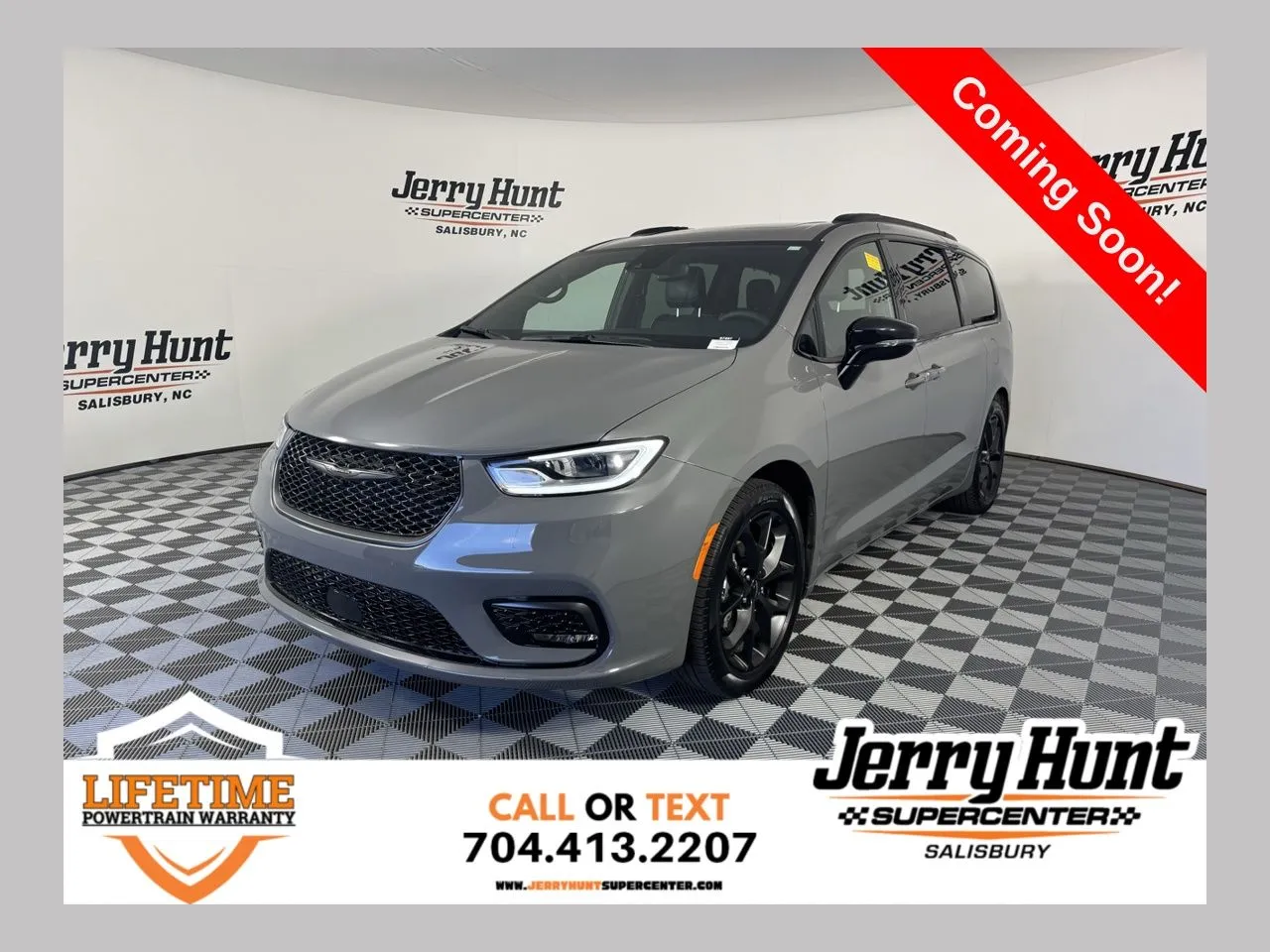 2025 Chrysler Pacifica Limited's photo