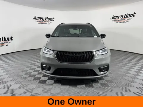 More photos of 2025 Chrysler Pacifica Limited at Jerry Hunt Supercenter - Salisbury, NC