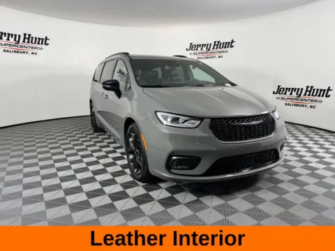 More photos of 2025 Chrysler Pacifica Limited at Jerry Hunt Supercenter - Salisbury, NC