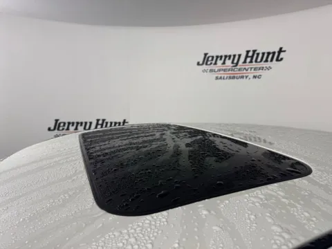 More photos of 2022 Nissan Altima 2.5 SL at Jerry Hunt Supercenter - Salisbury, NC