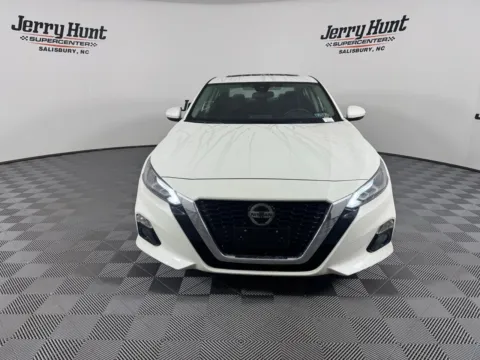 More photos of 2022 Nissan Altima 2.5 SL at Jerry Hunt Supercenter - Salisbury, NC