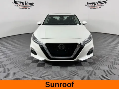 More photos of 2022 Nissan Altima 2.5 SL at Jerry Hunt Supercenter - Salisbury, NC