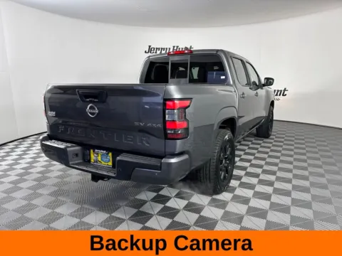 More photos of 2022 Nissan Frontier SV at Jerry Hunt Supercenter - Salisbury, NC