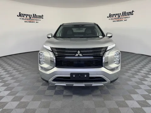 More photos of 2024 Mitsubishi Outlander SE at Jerry Hunt Supercenter - Salisbury, NC