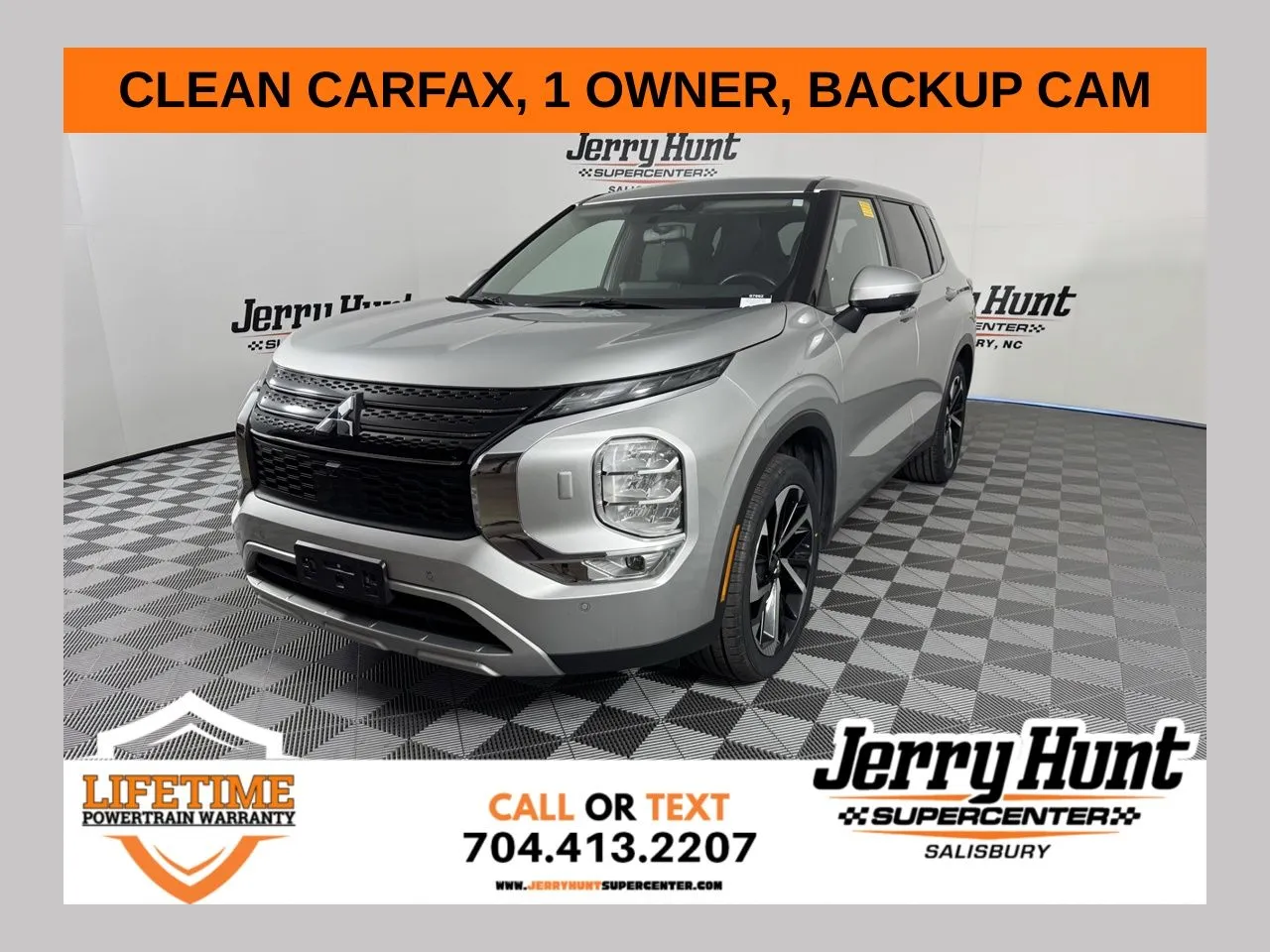 2024 Mitsubishi Outlander SE's photo