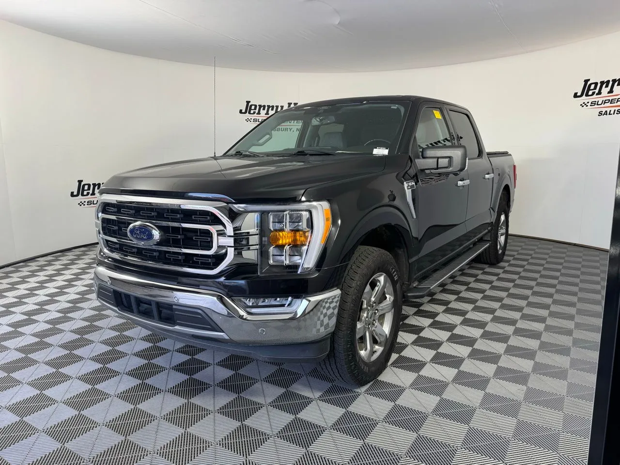 2021 Ford F-150 XLT's photo