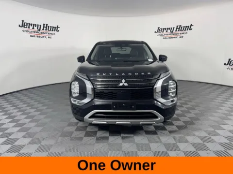 More photos of 2022 Mitsubishi Outlander SE at Jerry Hunt Supercenter - Salisbury, NC