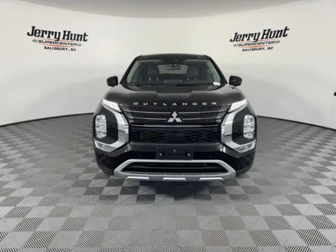 More photos of 2022 Mitsubishi Outlander SE at Jerry Hunt Supercenter - Salisbury, NC