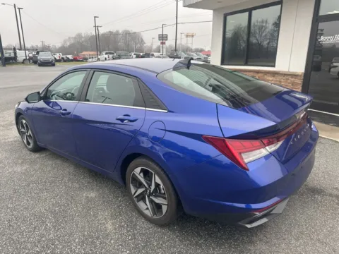 More photos of 2021 Hyundai Elantra Limited at Jerry Hunt Supercenter - Salisbury, NC