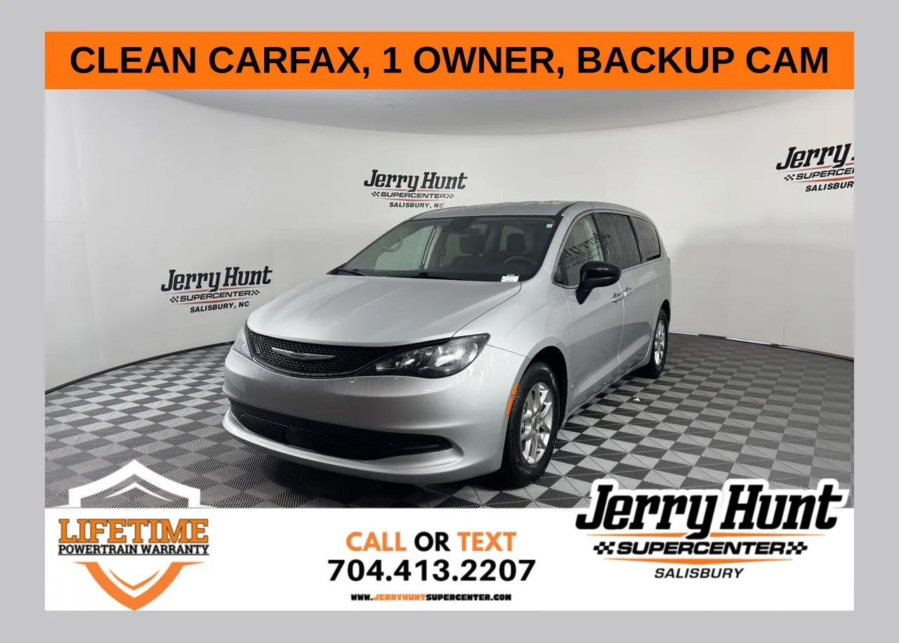 2024 Chrysler Voyager LX's photo