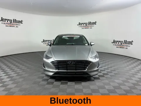 More photos of 2022 Hyundai Sonata SE at Jerry Hunt Supercenter - Salisbury, NC