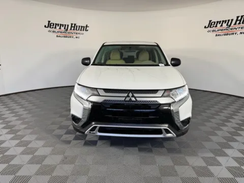 More photos of 2020 Mitsubishi Outlander ES at Jerry Hunt Supercenter - Salisbury, NC
