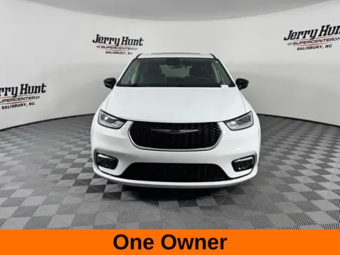 More photos of 2024 Chrysler Pacifica Limited at Jerry Hunt Supercenter - Salisbury, NC