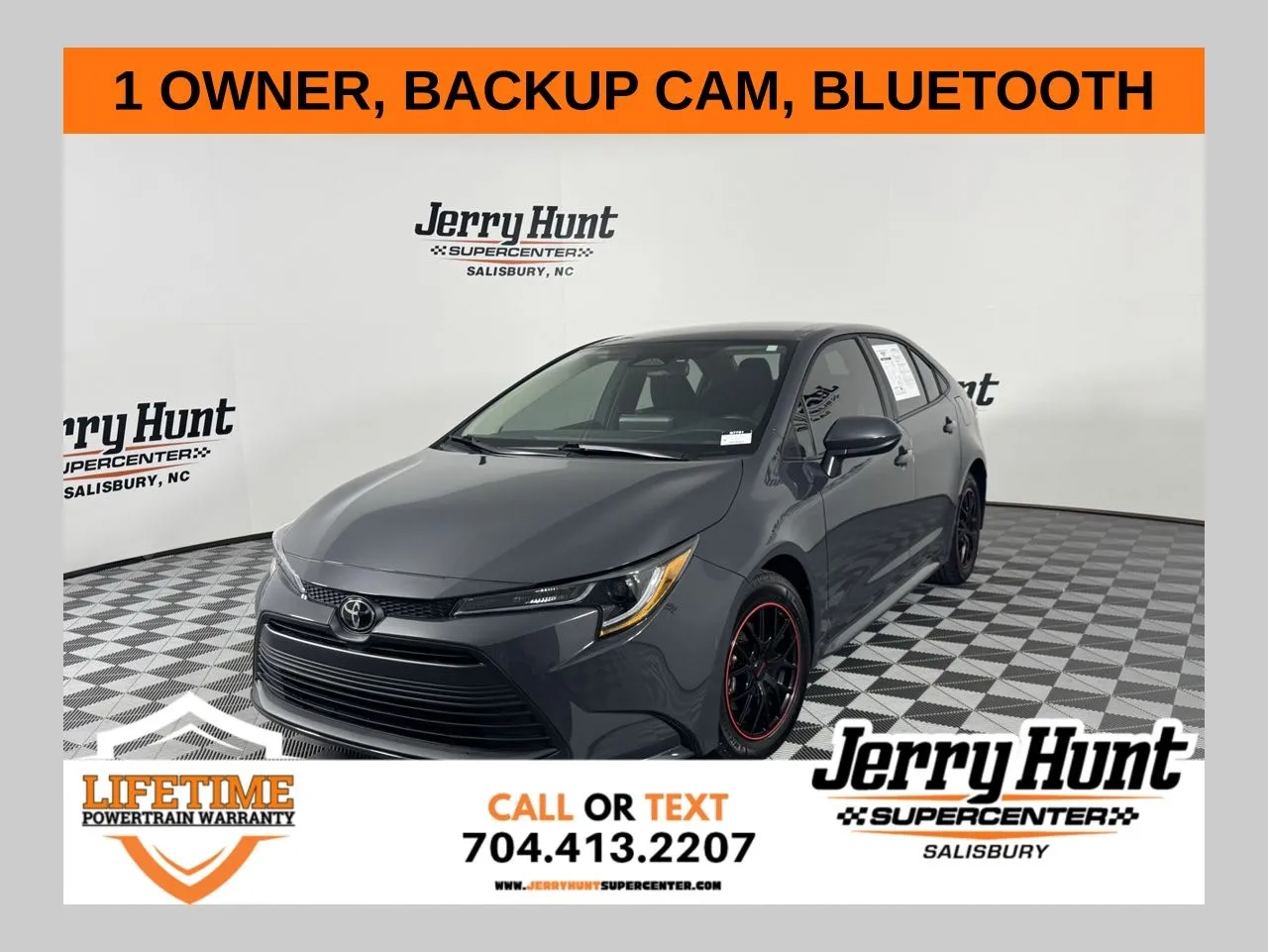 2024 Toyota Corolla LE's photo