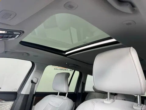 More photos of 2023 Jeep Grand Cherokee Summit at Jerry Hunt Supercenter - Salisbury, NC