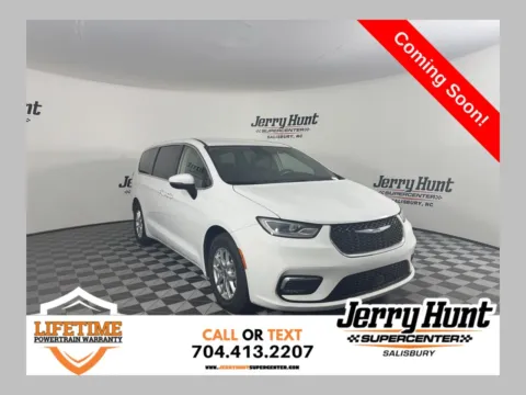 White 2023 Chrysler Pacifica Touring L for sale in Salisbury, NC