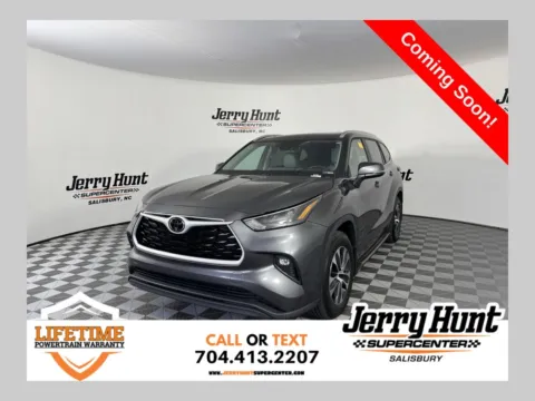 Gray 2024 Toyota Highlander XLE for sale in Salisbury, NC