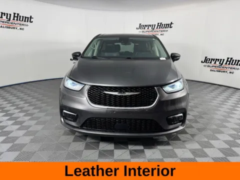 More photos of 2023 Chrysler Pacifica Touring L at Jerry Hunt Supercenter - Salisbury, NC