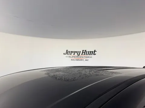 More photos of 2023 Chrysler Pacifica Touring L at Jerry Hunt Supercenter - Salisbury, NC