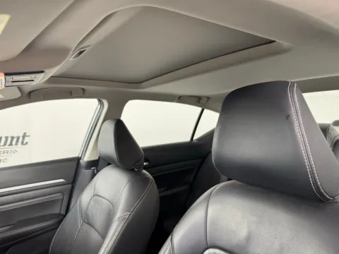 More photos of 2023 Nissan Altima 2.5 SL at Jerry Hunt Supercenter - Salisbury, NC