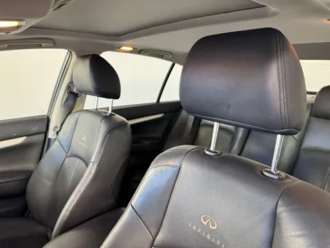 More photos of 2009 INFINITI G37 Journey at Jerry Hunt Supercenter - Salisbury, NC