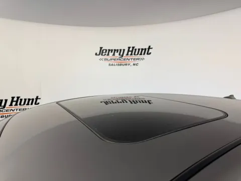 More photos of 2009 INFINITI G37 Journey at Jerry Hunt Supercenter - Salisbury, NC