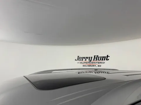 More photos of 2024 Nissan Armada SL at Jerry Hunt Supercenter - Salisbury, NC