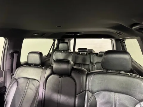 More photos of 2024 Jeep Wagoneer L Series II at Jerry Hunt Supercenter - Salisbury, NC