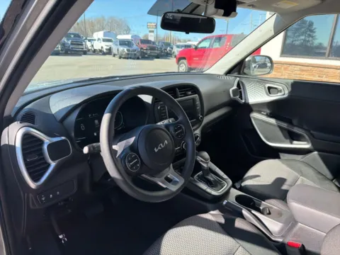 More photos of 2025 Kia Soul LX at Jerry Hunt Supercenter - Salisbury, NC