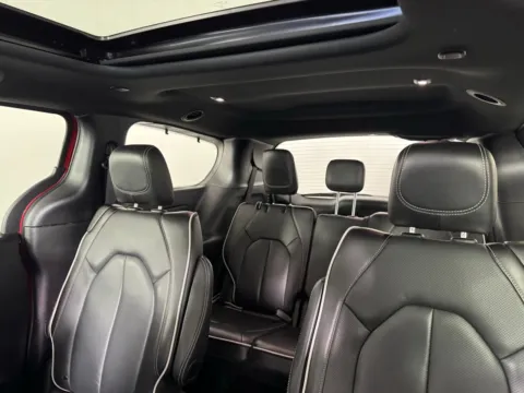 More photos of 2025 Chrysler Pacifica Limited at Jerry Hunt Supercenter - Salisbury, NC