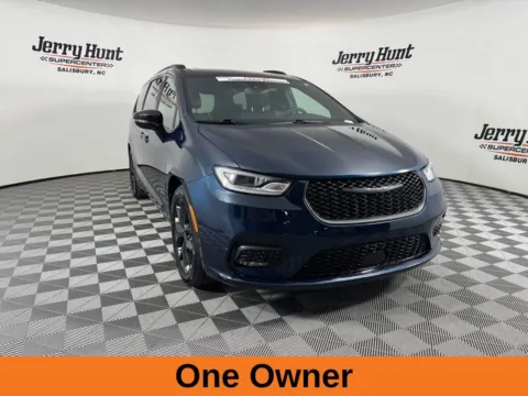 More photos of 2025 Chrysler Pacifica Limited at Jerry Hunt Supercenter - Salisbury, NC