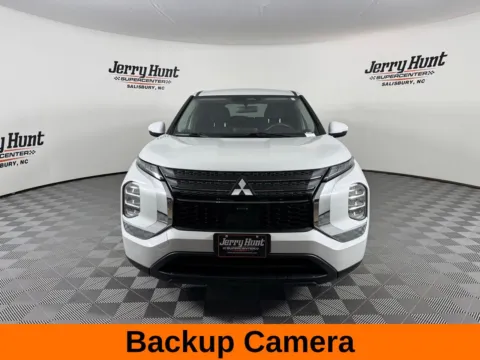 More photos of 2022 Mitsubishi Outlander ES at Jerry Hunt Supercenter - Salisbury, NC