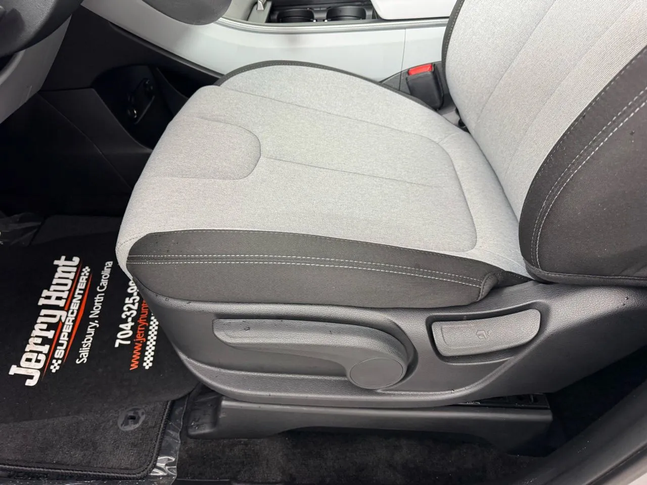 2025 Hyundai Palisade SE - Photo 13