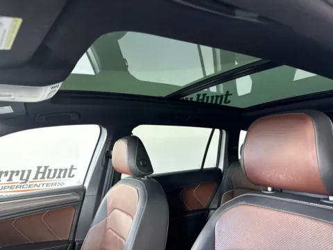 More photos of 2022 Volkswagen Tiguan 2.0T SEL R-Line at Jerry Hunt Supercenter - Salisbury, NC