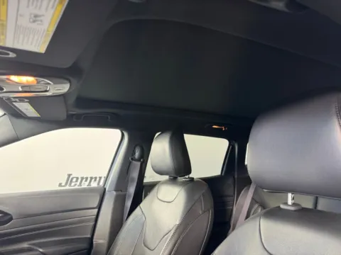 More photos of 2023 Jeep Compass High Altitude at Jerry Hunt Supercenter - Salisbury, NC