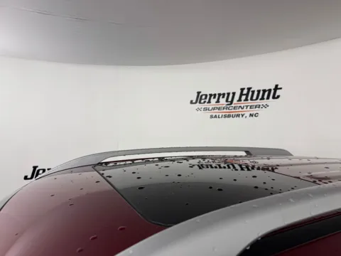 More photos of 2025 Hyundai Venue SEL at Jerry Hunt Supercenter - Salisbury, NC