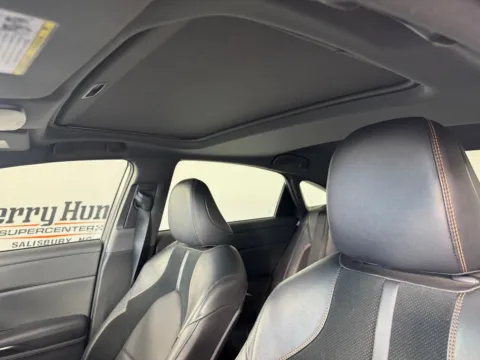 More photos of 2022 Toyota Avalon Hybrid XSE at Jerry Hunt Supercenter - Salisbury, NC